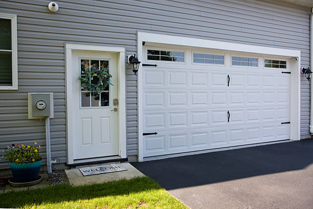 24/7 Emergency Garage Door Panel Replacement experts in Sheffield, IA